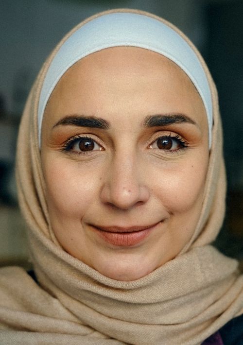 Engagierte Newcomerin Ghuna gibt virtuelle Arabischkurse Ghuna engagiert sich bei Koch- und Sprachkursen
